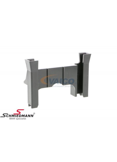 E36 ARKA TAMPON BRAKETİ SOL E36 ARKA TAMPON BRAKETİ SOL