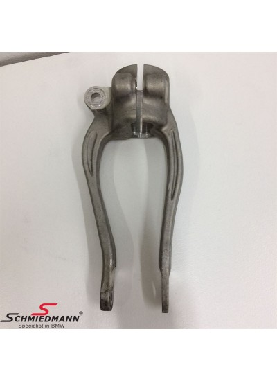 G15 SOL ÖN AMORTİSÖR TUTUCU G15 SOL ÖN AMORTİSÖR TUTUCU