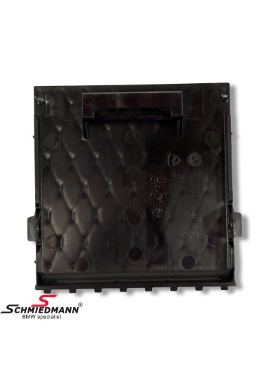 E63/E64 ÖN TAMPON ALT YAN IZGARASI E63/E64 ÖN TAMPON ALT YAN IZGARASI