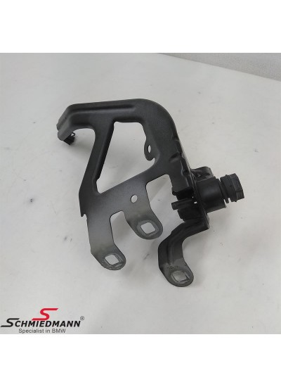 F10 ÖN ÇAMURLUK BRAKETİ SOL 1 F10 ÖN ÇAMURLUK BRAKETİ SOL 1