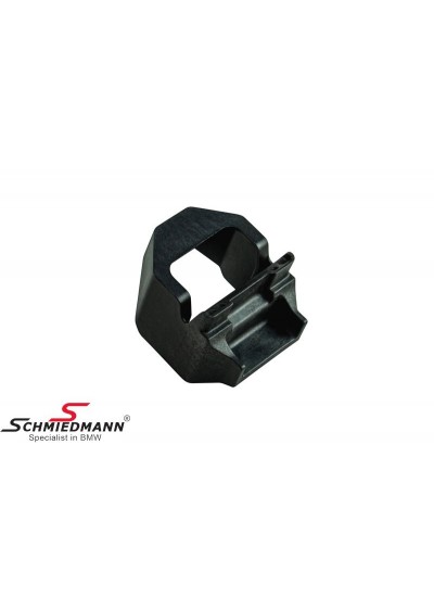 E87 E90 RADYATÖR ALT BRAKETİ E87 E90 RADYATÖR ALT BRAKETİ