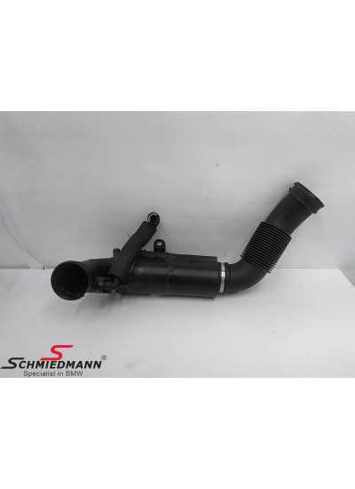 F40/F44 B38C TEMİZ HAVA BORUSU F40/F44 B38C TEMİZ HAVA BORUSU