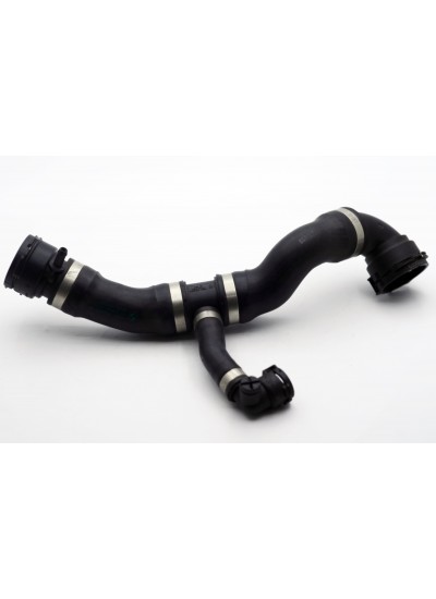 E87 N45 / N46 RADYATÖR ÜST HORTUMU