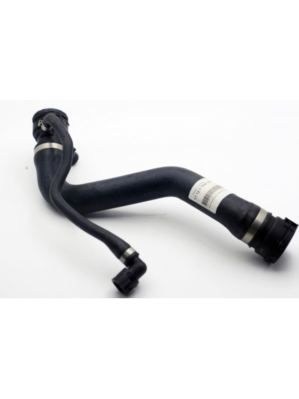 E60 RADYATÖR ÜST HORTUMU N47… E60 RADYATÖR ÜST HORTUMU N47…