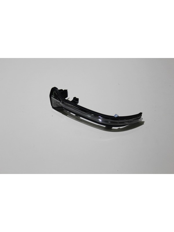 G11/G12/G30/G32 F90/F92/G14/G15/G16 AYNA SİNYALİ SOL… G11/G12/G30/G32 F90/F92/G14/G15/G16 AYNA SİNYALİ SOL…