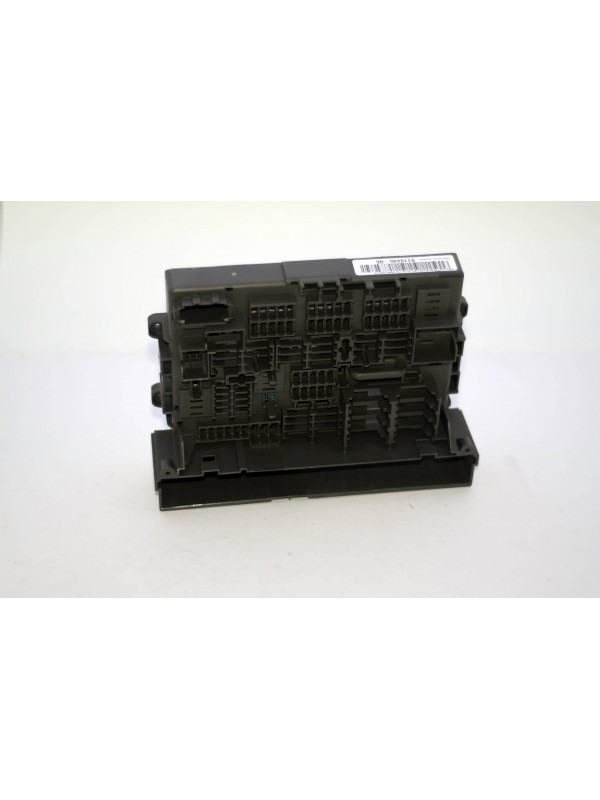 E87 E90 SİGORTA KUTUSU… E87 E90 SİGORTA KUTUSU…