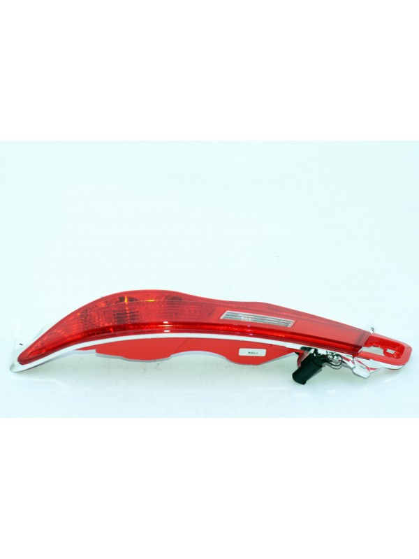 E63 ARKA REFLEKTÖR LAMBASI SAĞ… E63 ARKA REFLEKTÖR LAMBASI SAĞ…