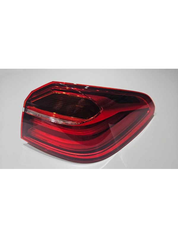 X4 F26 ARKA DIŞ STOP SAĞ… X4 F26 ARKA DIŞ STOP SAĞ…